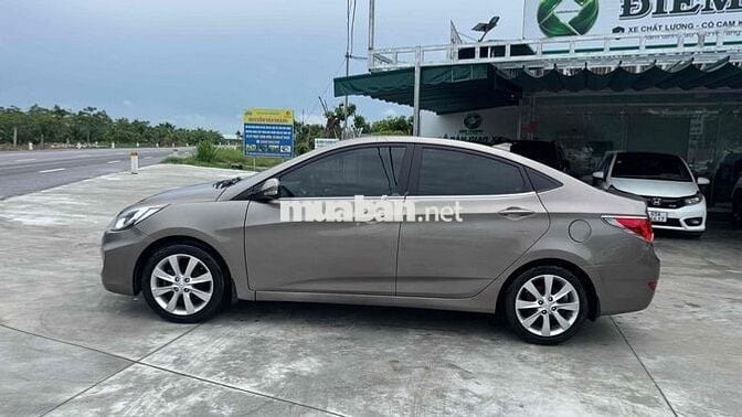 Hyundai Accent 2012 1.4 MT - 142000 km