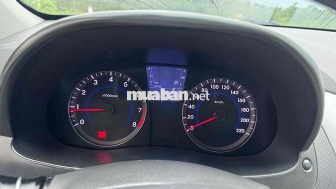Hyundai Accent 2012 1.4 MT - 142000 km