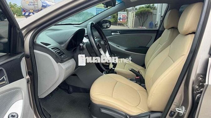Hyundai Accent 2012 1.4 MT - 142000 km