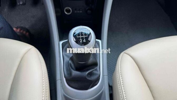 Hyundai Accent 2012 1.4 MT - 142000 km