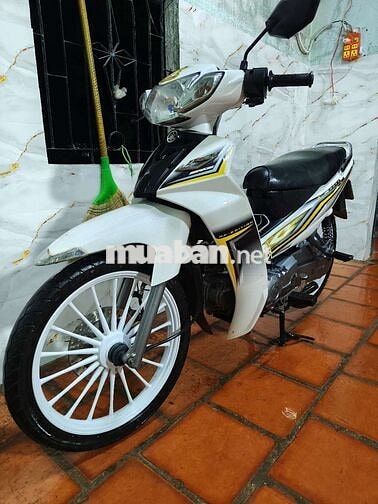 Yamaha Sirius màu Trắng