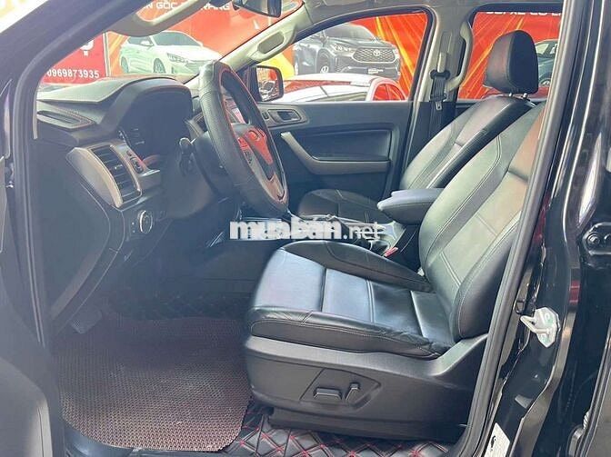 Ford Everest 2019 Trend 2.0L máy dầu, màu đen,7v5