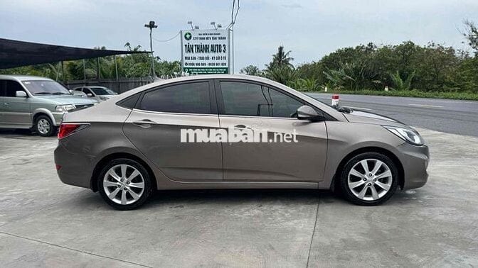 Hyundai Accent 2012 1.4 MT - 142000 km