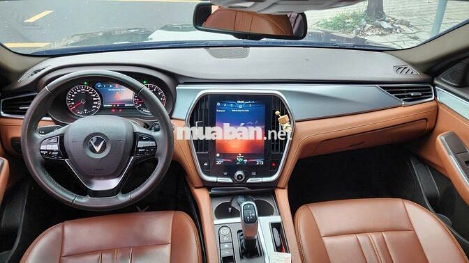 Vinfast Lux A Premium 2019 -  Màu đen - 2v4km