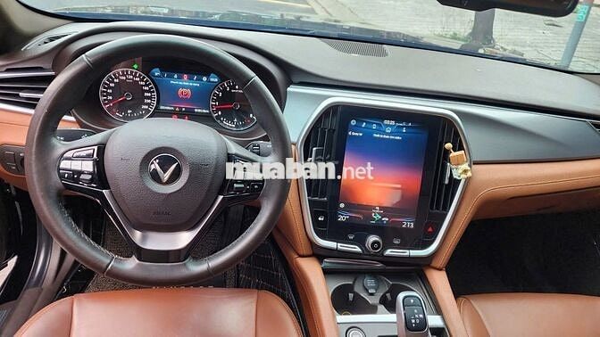 Vinfast Lux A Premium 2019 -  Màu đen - 2v4km