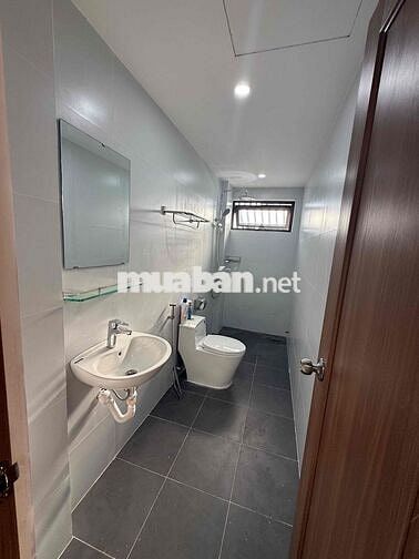 Toà căn hộ 7 tầng có hồ bơi - 100 M2 l n 5m l 14 căn l Giá 210triệu