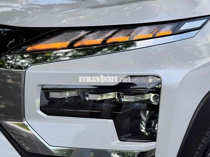 Mitsubishi Xpander Cross 2025 Trắng