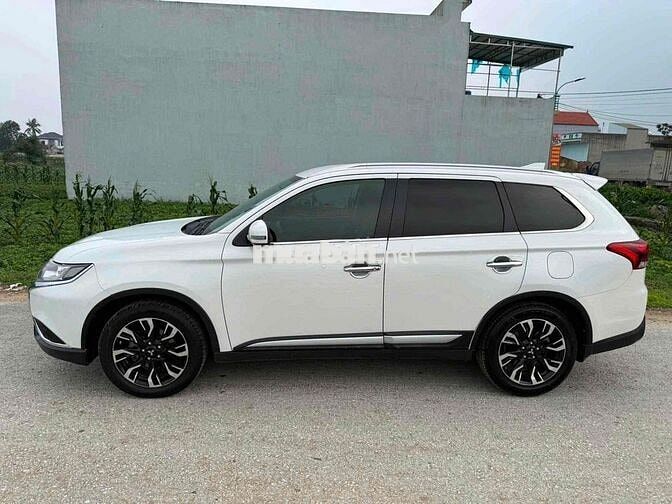 Mitsubishi Outlander CVT 2021 chạy 80.000km