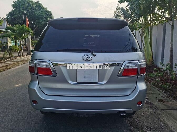 Toyota Fortuner Bạc 7 chỗ
