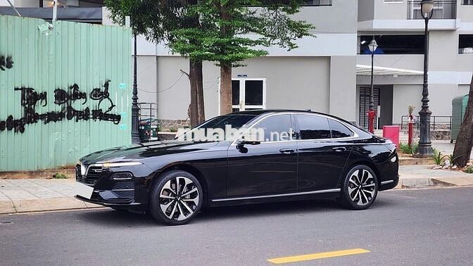 Vinfast Lux A Premium 2019 -  Màu đen - 2v4km