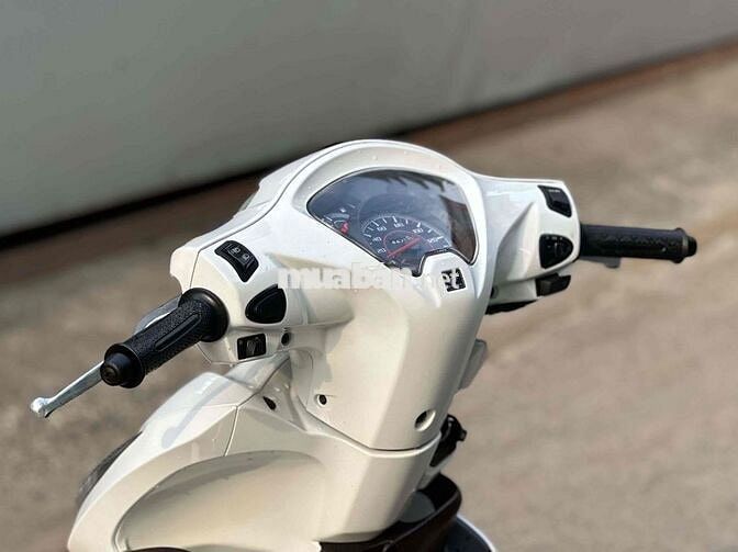 Honda Vision 2016 màu Trắng