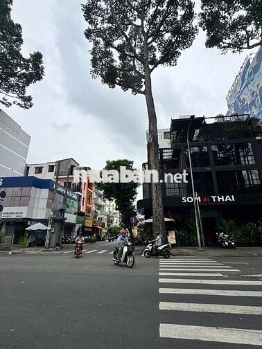 Cho thuê Góc 2 MT Nguyễn Tri Phương Q10 , 12x18m, 2 lầu , 120 triệu