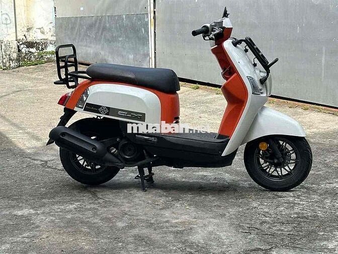 Yamaha Cuxi Cam Trắng Tự động