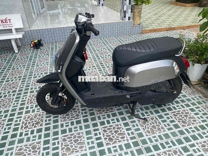 Yamaha Cuxi màu Xám