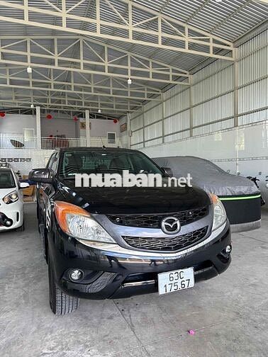 Mazda 5 chỗ màu Đen