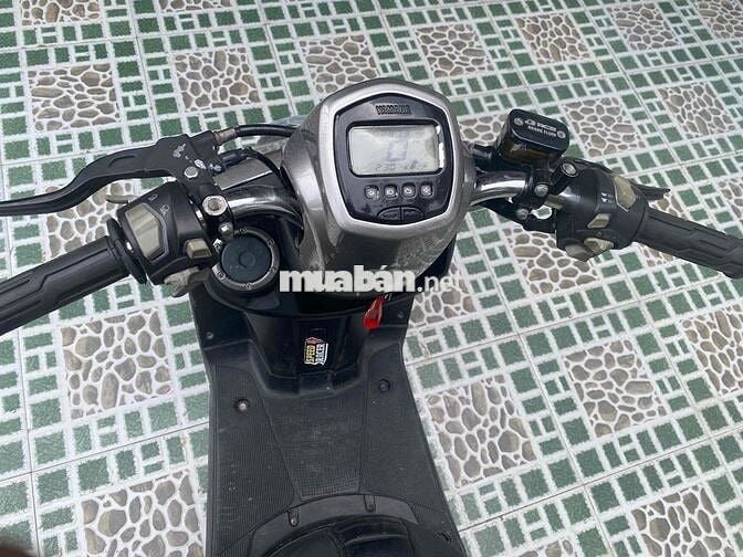 Yamaha Cuxi màu Xám