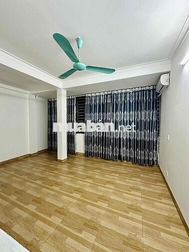 Chính chủ cho thuê nhà nguyên căn 40mx5 tầng ở Linh đàm, để được oto