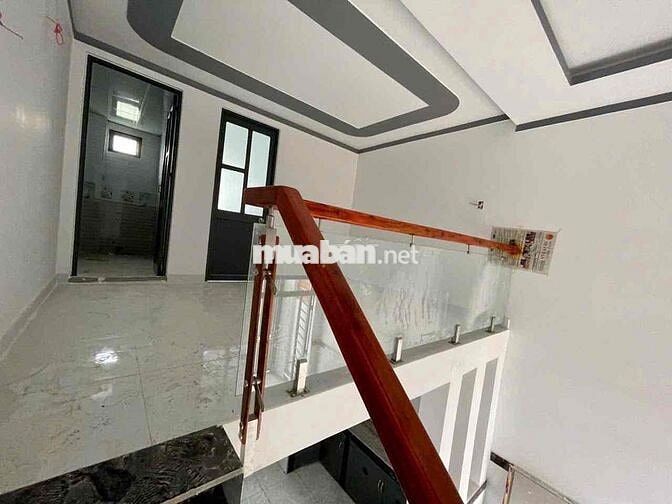Nhà đang ở cần tiền bán gấp, đã có sổ chính chủ đứng tên