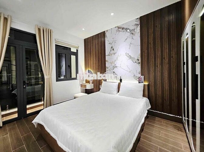 Hàng xóm hoang mang vì chủ nhà Huỳnh Văn Nghệ bán giá quá rẻ, sợ sập g