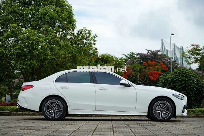 Mercedes-Benz C300 AMG Trắng Mới