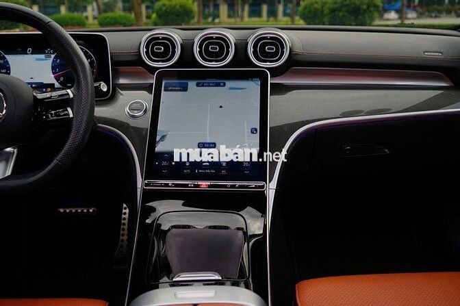 Mercedes-Benz C300 AMG Trắng Mới
