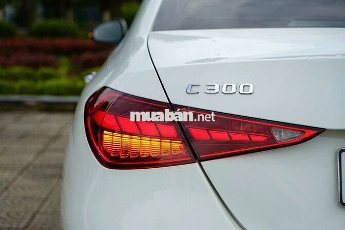 Mercedes-Benz C300 AMG Trắng Mới