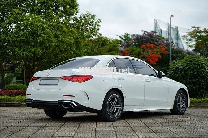 Mercedes-Benz C300 AMG Trắng Mới