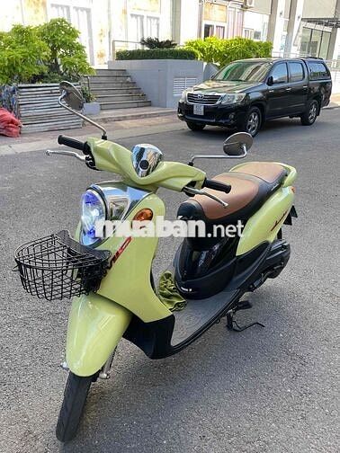 Yamaha Classic vàng chanh