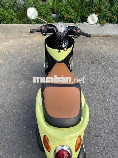 Yamaha Classic vàng chanh