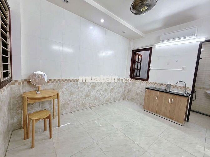 Trọ mini 2 cửa sổ thoáng - nhánh rẽ Võ Văn Kiệt Q5 