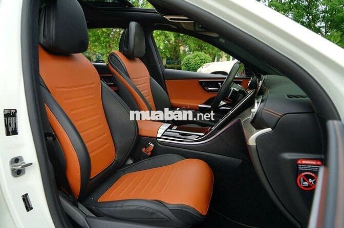 Mercedes-Benz C300 AMG Trắng Mới
