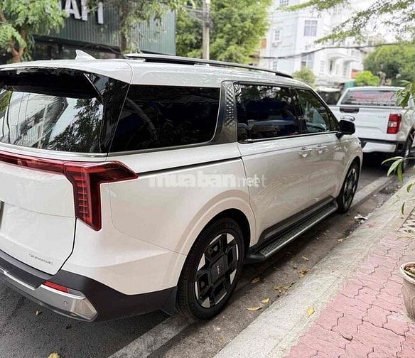 KIA Carnival 2025 Trắng