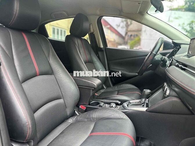 Mazda 2  màu Đen gia đình 1 chủ từ mới