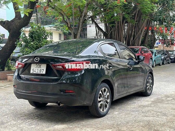 Mazda 2  màu Đen gia đình 1 chủ từ mới