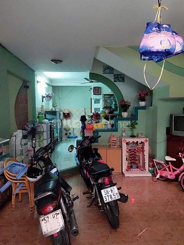  CHO THUÊ NHÀ MTNB 8M (XT) ĐƯỜNG 762 HỒNG BÀNG, P.1, Q.11 14TR