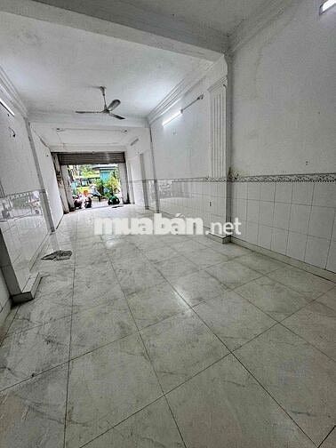 Cho thuê nhà Mặt Tiền Vòng xoay Q3 đoạn thương hiệu , 4,5x20m, 5 tầng