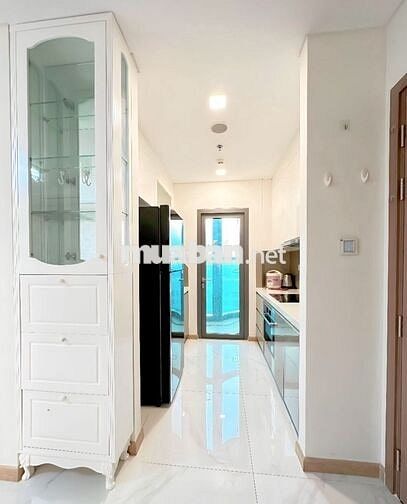 CĂN HOÀNG HÔN VIEW QUẬN 1 & SÔNG SÀI GÒN – CHỈ TỪ 1.X TR/ĐÊM!