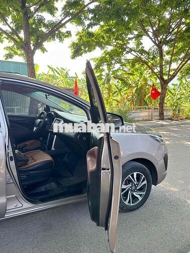 INNOVA model 2022 Số sàn màu đồng biển 30G/5 số