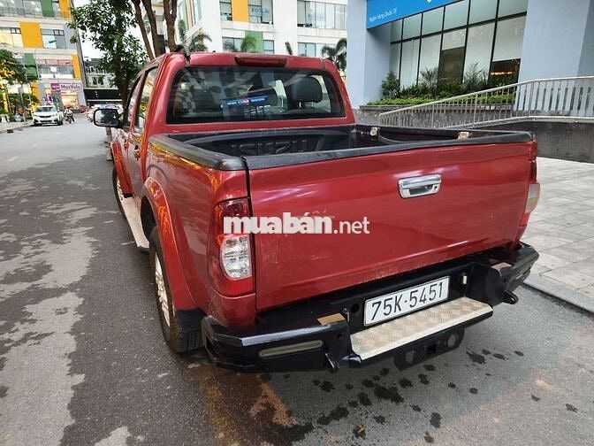 Isuzu DMax Số tự động màu Đỏ