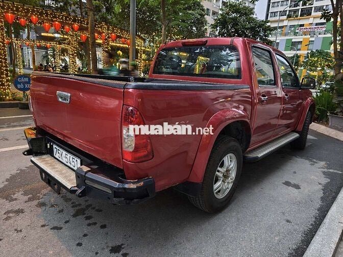Isuzu DMax Số tự động màu Đỏ