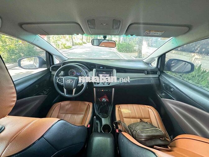 INNOVA model 2022 Số sàn màu đồng biển 30G/5 số