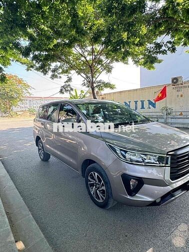 INNOVA model 2022 Số sàn màu đồng biển 30G/5 số