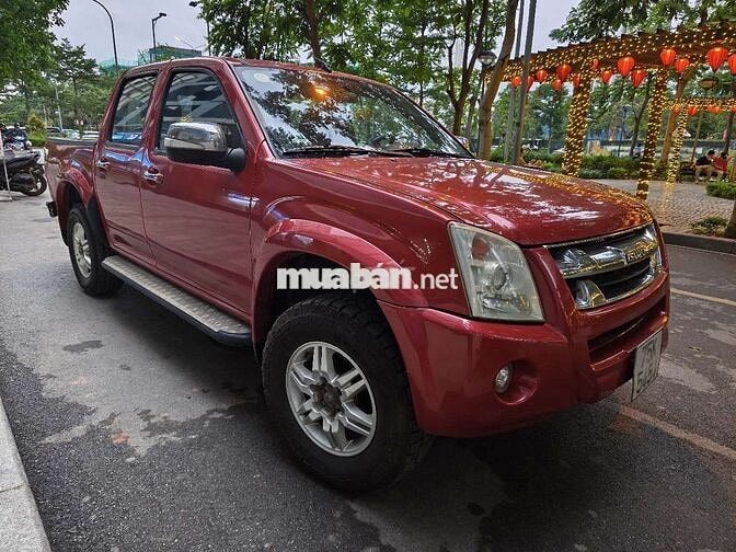 Isuzu DMax Số tự động màu Đỏ