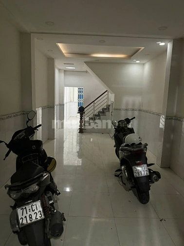  CHO THUÊ NHÀ MTNB 8M (XT) ĐƯỜNG 762 HỒNG BÀNG, P.1, Q.11 14TR