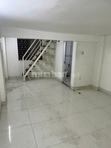  CHO THUÊ NHÀ MTNB 8M (XT) ĐƯỜNG 762 HỒNG BÀNG, P.1, Q.11 14TR