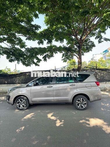 INNOVA model 2022 Số sàn màu đồng biển 30G/5 số