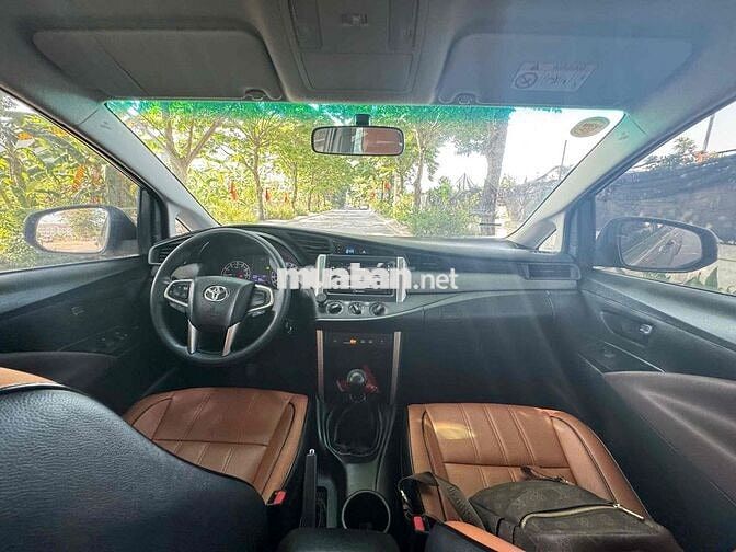 INNOVA model 2022 Số sàn màu đồng biển 30G/5 số