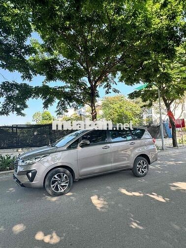 INNOVA model 2022 Số sàn màu đồng biển 30G/5 số