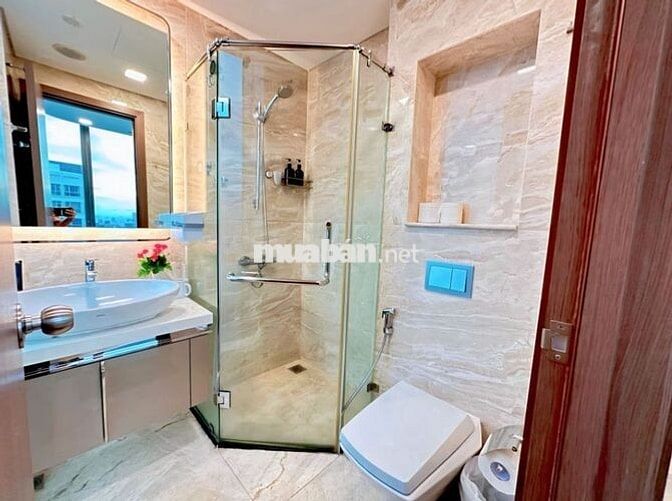 CĂN HOÀNG HÔN VIEW QUẬN 1 & SÔNG SÀI GÒN – CHỈ TỪ 1.X TR/ĐÊM!