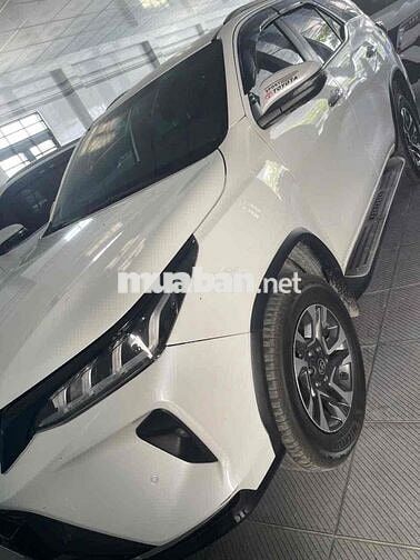 Toyota Fortuner Trắng 7 chỗ